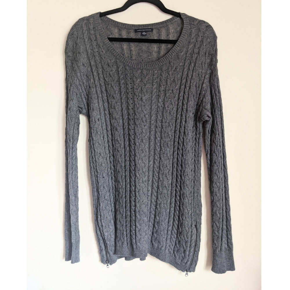 AEO Knit Cable Crewneck Fitted Sweater